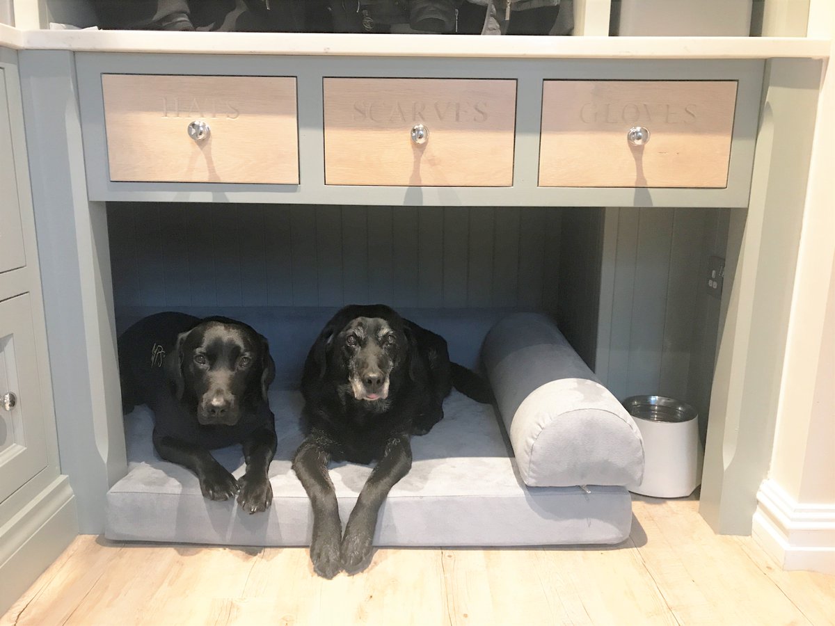 dog bed sideboard