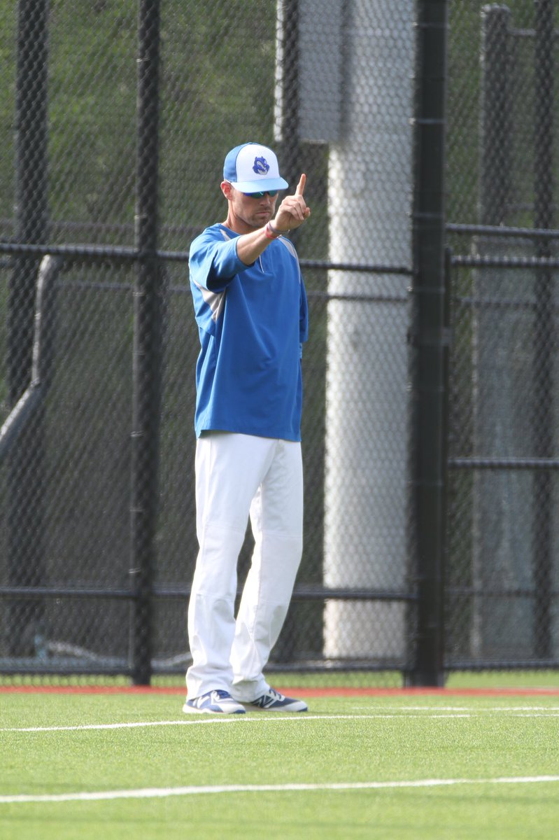 GPHSBaseball's tweet photo. Everyone, please help us congratulate our new Head Baseball Coach! Coach Scott Reeves. #OnceAGopher
#AlwaysAGopher https://t.co/yrqWkPEDir