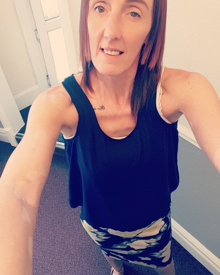 ProudTall's tweet photo. It's a blue and yellow kind of Friday.. .hope it's a great day for you all ๐ #tall #taller #tallgirlproblems #tallwomenproblems #selfie #selfieaday #tallie #tallandproud #insta #instatall #longlegs #Twitter https://t.co/s3JY929JCP