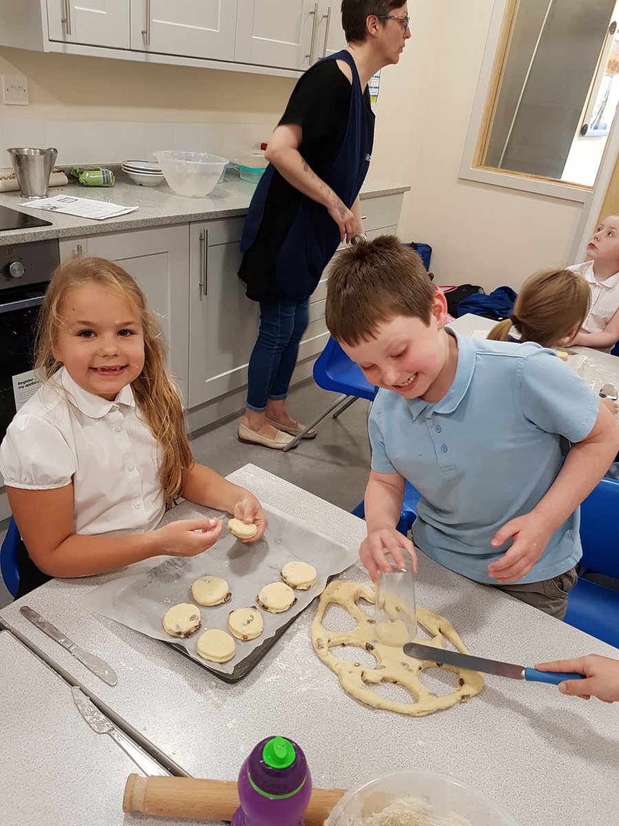 HSharp68's tweet photo. We had lots of fun making scones this week at baking club- we have to wait until tomorrow to enjoy them so here is a little sneak peek! 😁😋 #bakingclub #youngbakers @Norbridgeschool https://t.co/BCaNlcvvid