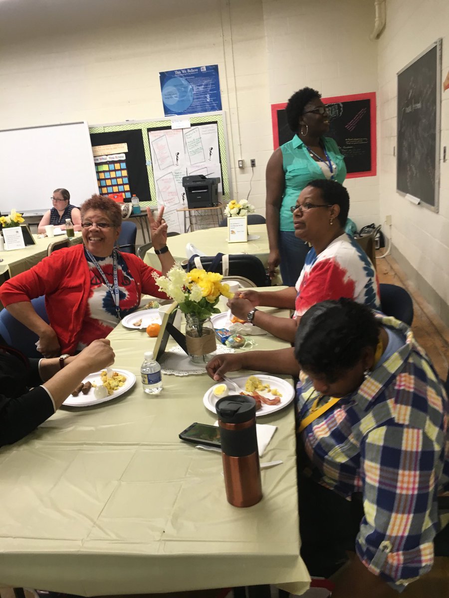 MacArthurAACPS's tweet photo. A Friday morning breakfast is a great way to cap off TEACHER APPRECIATION WEEK! Thank you PTSA and Impact Student Miniseries Odenton Church of God. https://t.co/4871azWyYc