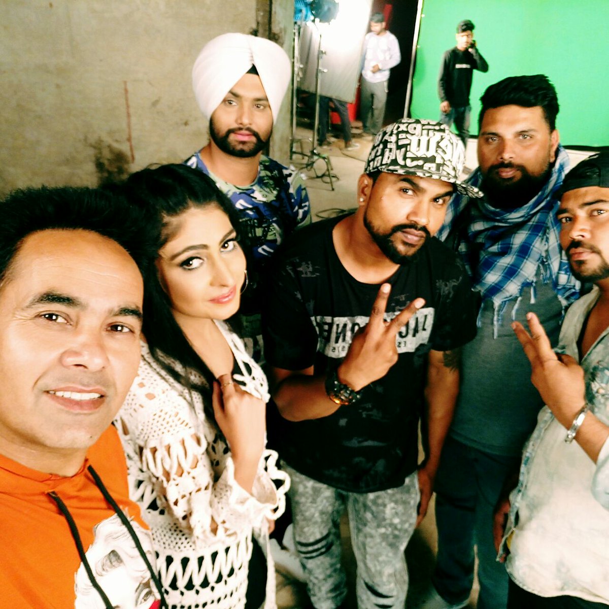 nehasahni08's tweet photo. #newshoot #musicvideo #buntyonetakers #shellydhiman #sukhzind #punjabi #lead #model #actress #nehasahni #lovemyself #beauty #mood #expression #eyes #selfobsession #behindthescene #hair #makeup #beautiful #proud #oneness #swag
#newrelease #videoshoot #modelslife #behindtheshoot https://t.co/a8EQLR7CBH