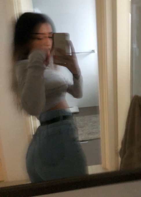 Watch melly's leaked NSFW photo on TwXstars