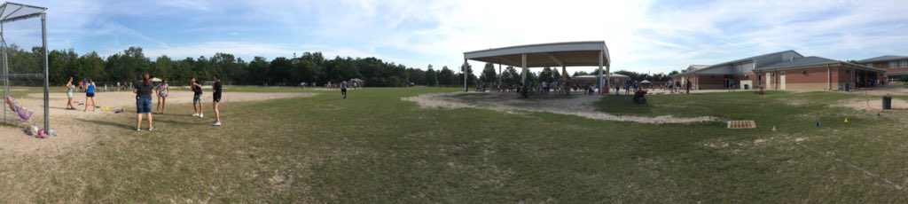 cypresscreekvcs's tweet photo. Couldnβt ask for better weather or better volunteers. We have THE BEST kids in the world! #CCErocks #ottersmatter https://t.co/GRin0yMrA4