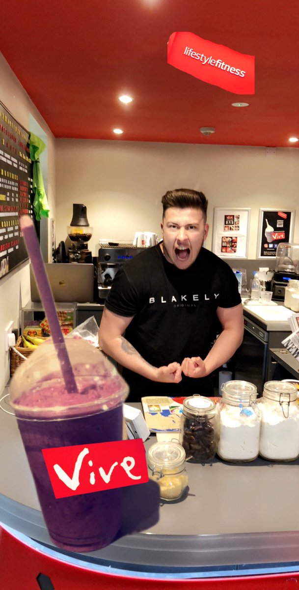 Vivelsfcardiff's tweet photo. The baton / jug had been handed over....
You’re in safe hands this evening the Friday blades with @theblender_kid

#serioussmoothies #proteinsmoothies @LFitnessCardiff @theblenderkoach #bluebirds https://t.co/s1SepBCGdN