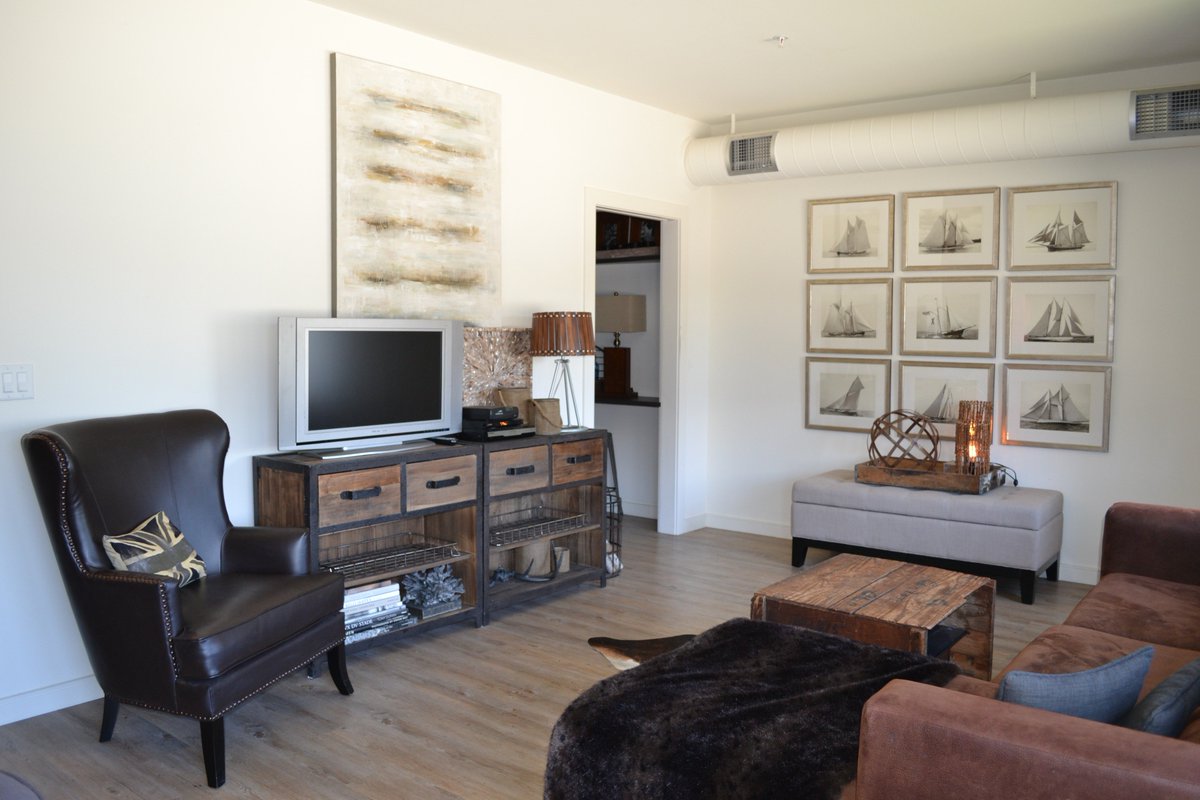 CITYSPACE1's tweet photo. Stop in to view our available lofts and apartments before the busy season! Or call us at 614-678-8000 and schedule your personal tour. #SixtySpring #TheJeffrey #BatteryB #Metalworks #luxuryliving #home #cbus #downtown #asseenincolumbus #perfectlocation https://t.co/wl5MS1rhTm