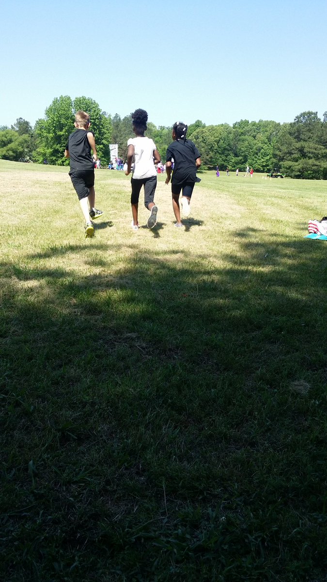 AJohnson2K18's tweet photo. ..... more Field Day @LMESTigerNation @suptking https://t.co/iRckB9ZEZs