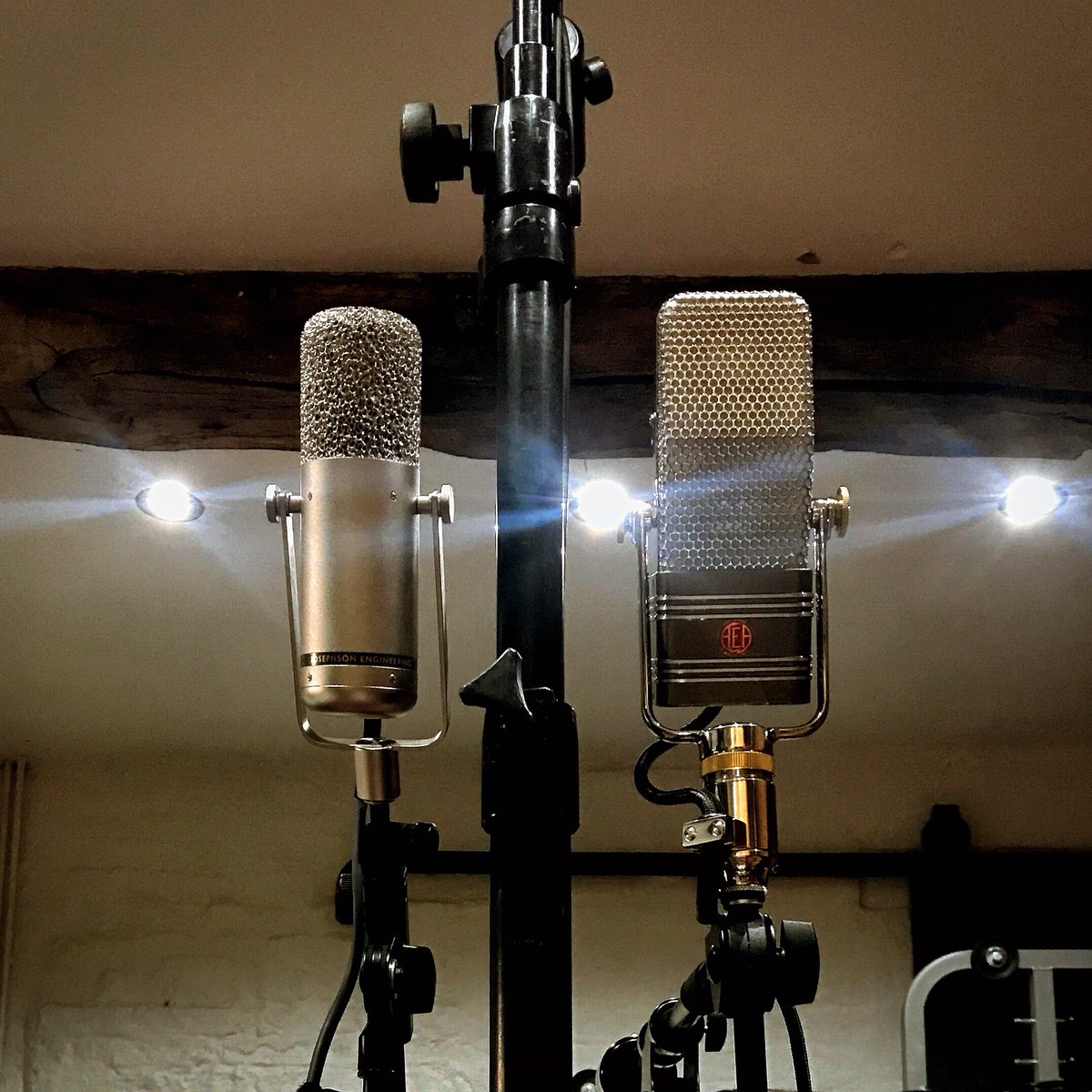 Studiocare's tweet image. #Josephson #C725 Variable pattern #vacuum #tube hybrid #microphone
 
#vocals
#voiceovers #mic
 
bit.ly/2IwXVKo
 
#AEA #R44CX HandCrafted Museum Quality 44 Reproduction #Ribbon Microphone

bit.ly/2wwcQzJ

#recording
#SoundDesign
#recordingstudio