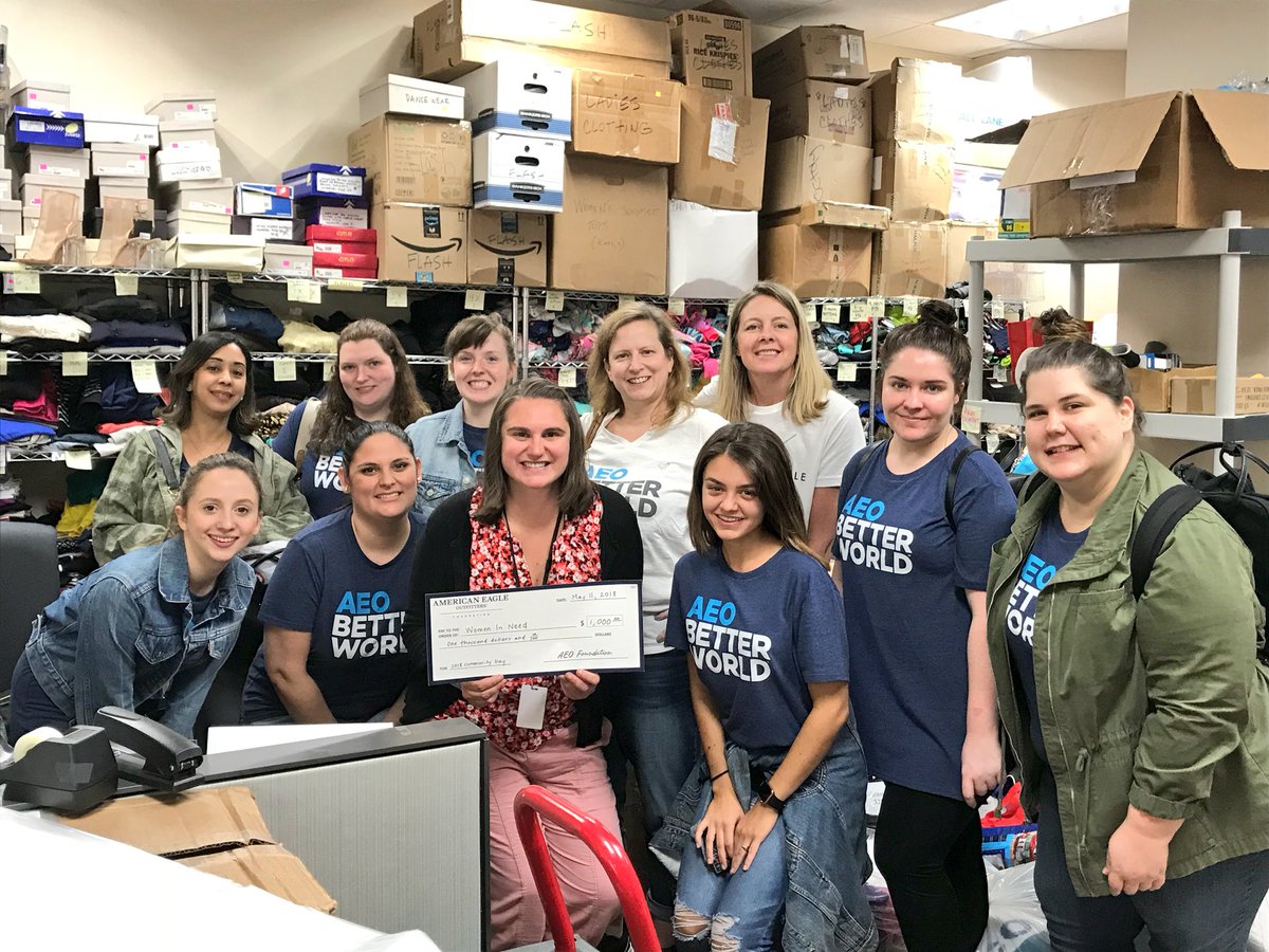 WINNYC_ORG's tweet photo. Weβre so grateful to the awesome team at @AEO for supporting our donation room and hosting a lunch for #WinMoms! #donations #packingday #essentials #homehopewin #HappyMothersDay https://t.co/ddwfEbb8Dq