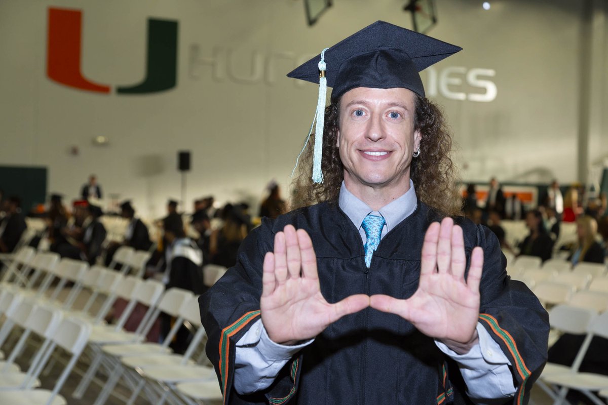 ContinueUM's tweet photo. Congratulations to the Spring 2018 BGS Graduation Class! ๐๐ #canegrad #bgsdegree #bgsgraduate #umiamigrad #Umiami #umiamidcie https://t.co/FDyHbnpe11