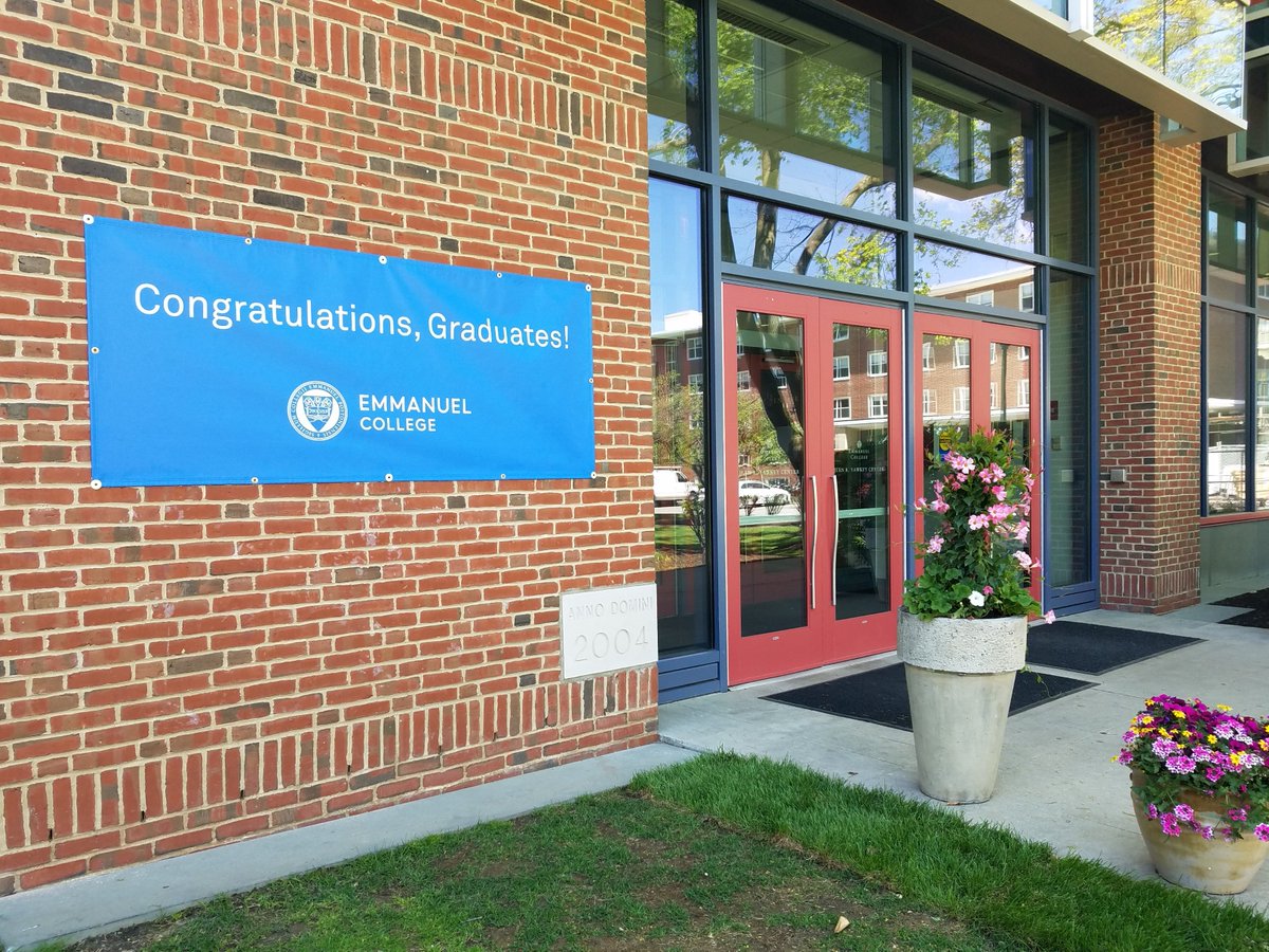 EmmanuelCollege's tweet photo. Putting the finishing touches on tonight's Baccalaureate Liturgy! #ECClassof2018 https://t.co/84PsW0Q3VS