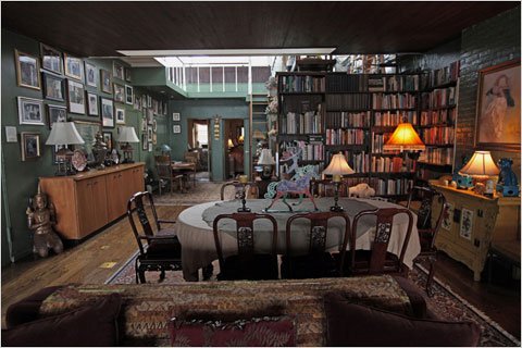 Just look at novelist Norman Mailer’s quixotic Brooklyn Heights apartment where he spent his final years, which was essentially a giant library.