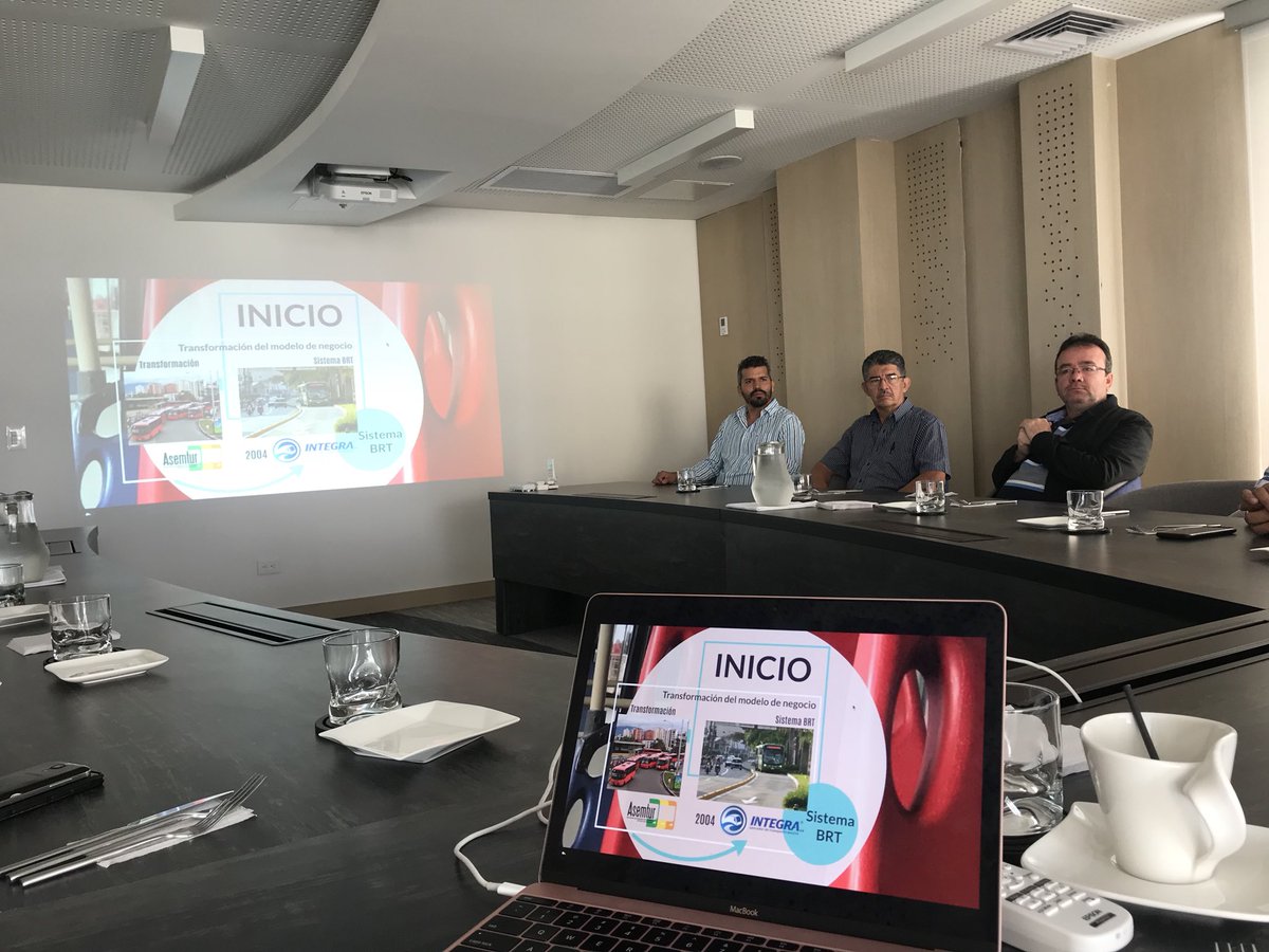Integra_S_A's tweet photo. Comisión de Tegucigalpa visita nuestras instalaciones para conocer el proceso de transformación y consolidación de nuestro SITM https://t.co/sJM2k2Dx3k