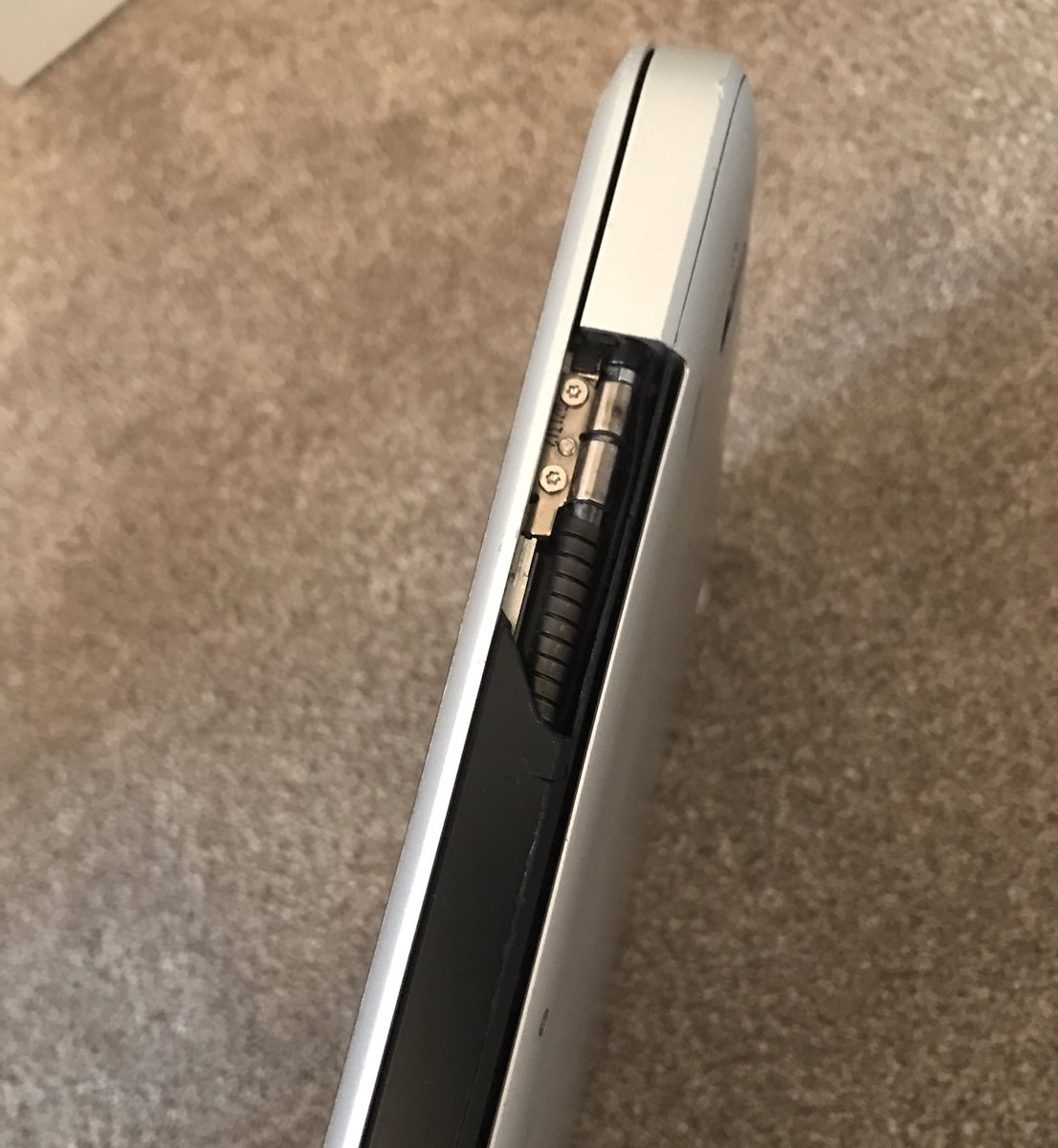 ItsDannyTDJ's tweet photo. Hi @AmazonUK will you be replacing my broken laptop, because the laptop stand I bought from you fell apart due to faulty production?  I can't work without a laptop so as you can imagine, this is quite a distressing time for me.. https://t.co/jJsgSA2Q93