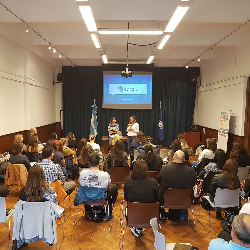 RomiPires tweet media