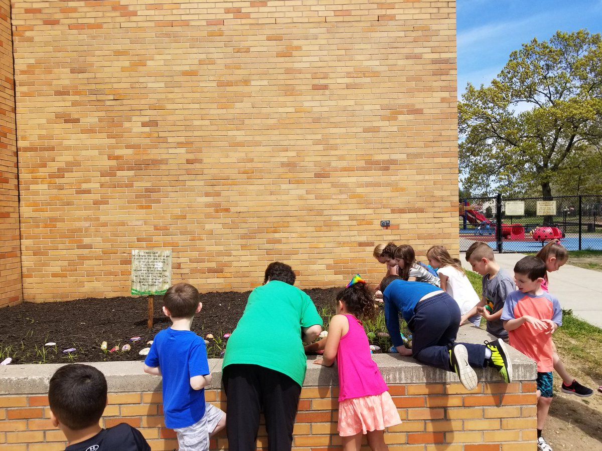 NSE_Dalers's tweet photo. #northsiderocks @LisaLeevee25 Throw kindness around like confetti. https://t.co/YjhiHvqevq