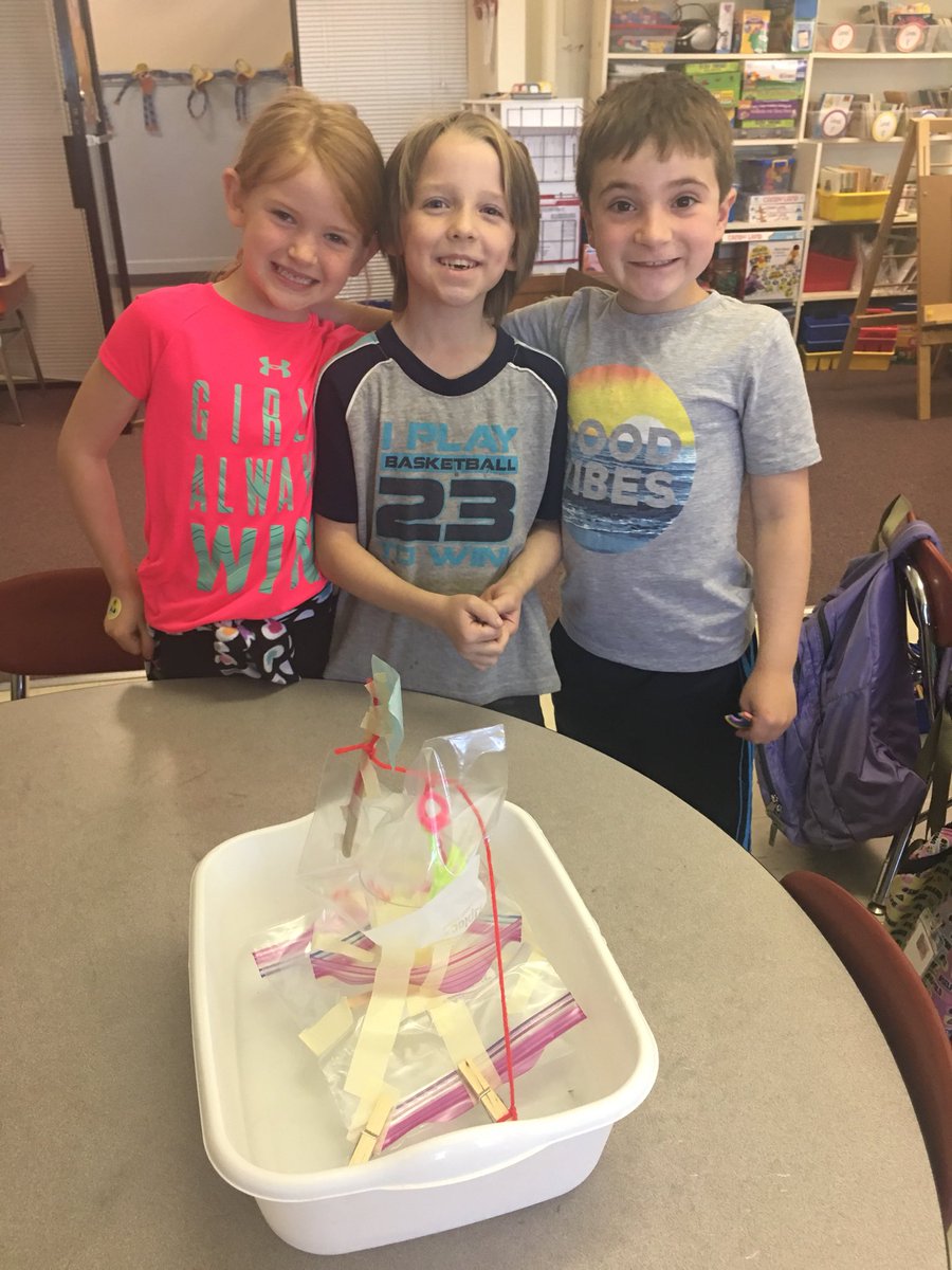 1VORoom201's tweet photo. @NACurriculum Floating flower STEM challenge in 1VO @CommunityComets #firstgradeengineers https://t.co/2zHBH1kQgs