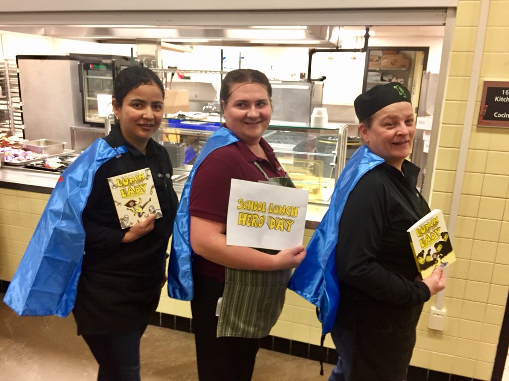 kelleedwards's tweet photo. Lettuce Celery-Brate these fabulous gals. Thank you bunches for our lunches. @GVPGeckos #schoollunchheroes https://t.co/lNKNJkemjt