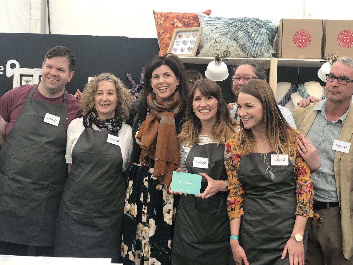 PedddleUK's tweet photo. Then Kirstie came back to see us all at our stand! Very talented designer/makers, so proud to represent them all. We've had a great day and will be ready for round 2 tomorrow. 
Thanks @KirstieMAllsopp we really appreciate it. 😘
#Smallbusinesses #collaboration☺️ https://t.co/5thMhiCjTi
