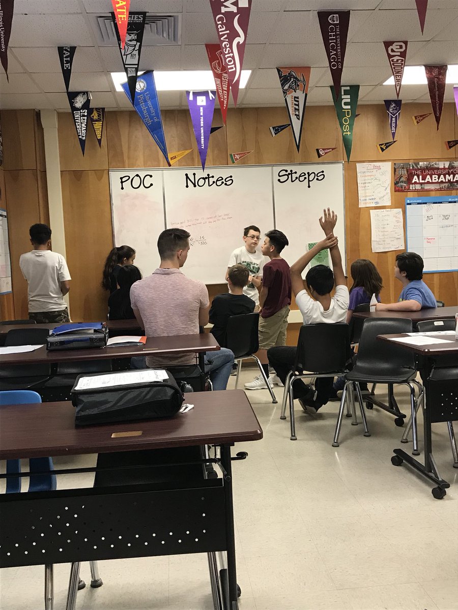 bradleyavid1's tweet photo. Love it when students have impromptu tutorials to help each other out. @bradleyNEISD #avidneisd https://t.co/DzEewdJzcT