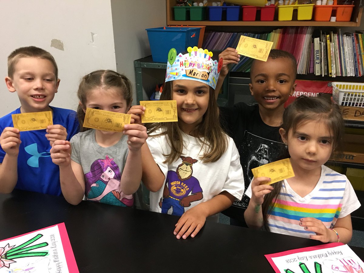 KanekoAmy's tweet photo. Mother’s Day projects and PBIS winners @ForestPrincipal #rcsdpirates https://t.co/CirrYbY88L