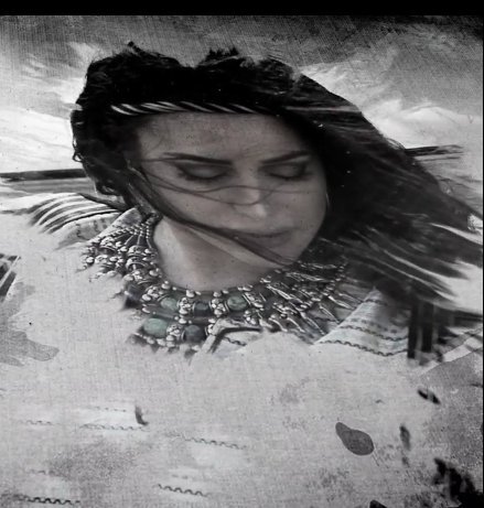 .
.
.
تطمن .. ماني بـ واقف على بابك
انا مثل السنين ان رحت ما ارجع
.
.
.