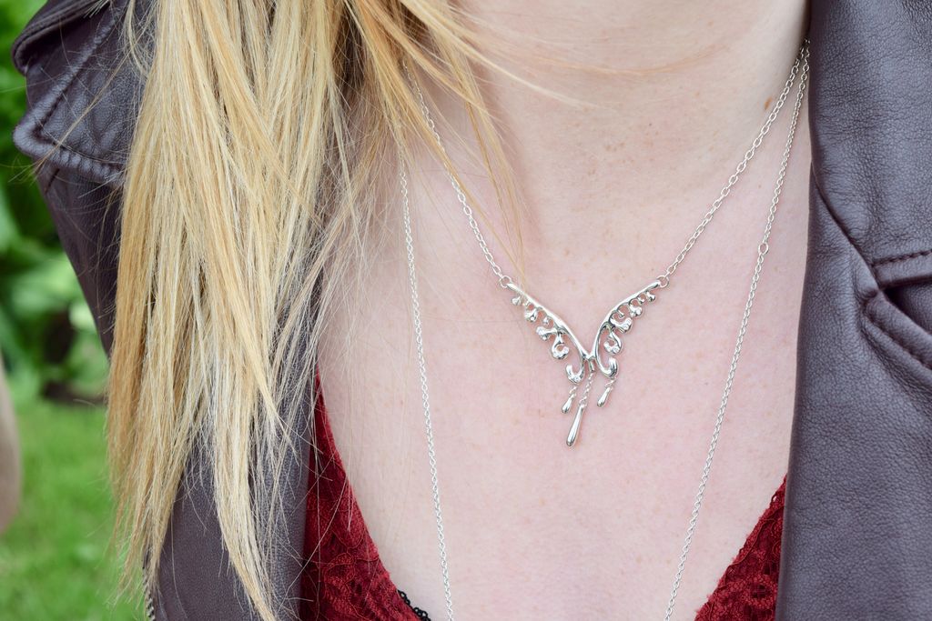LucyQDesigns's tweet photo. In love with our Wave necklace! The perfect weekend statement! 😍 #weekendvibes #wavecollection #mylucyq
Shop: https://t.co/PiBfjZU4Bp https://t.co/jiMnpYR2iz