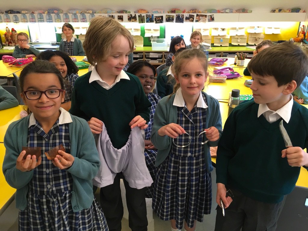 SPFJuniorSchool's tweet photo. Learning about the Five Ks in Sikhism with Y3 @SPFRSP https://t.co/Lfm59OSjKY