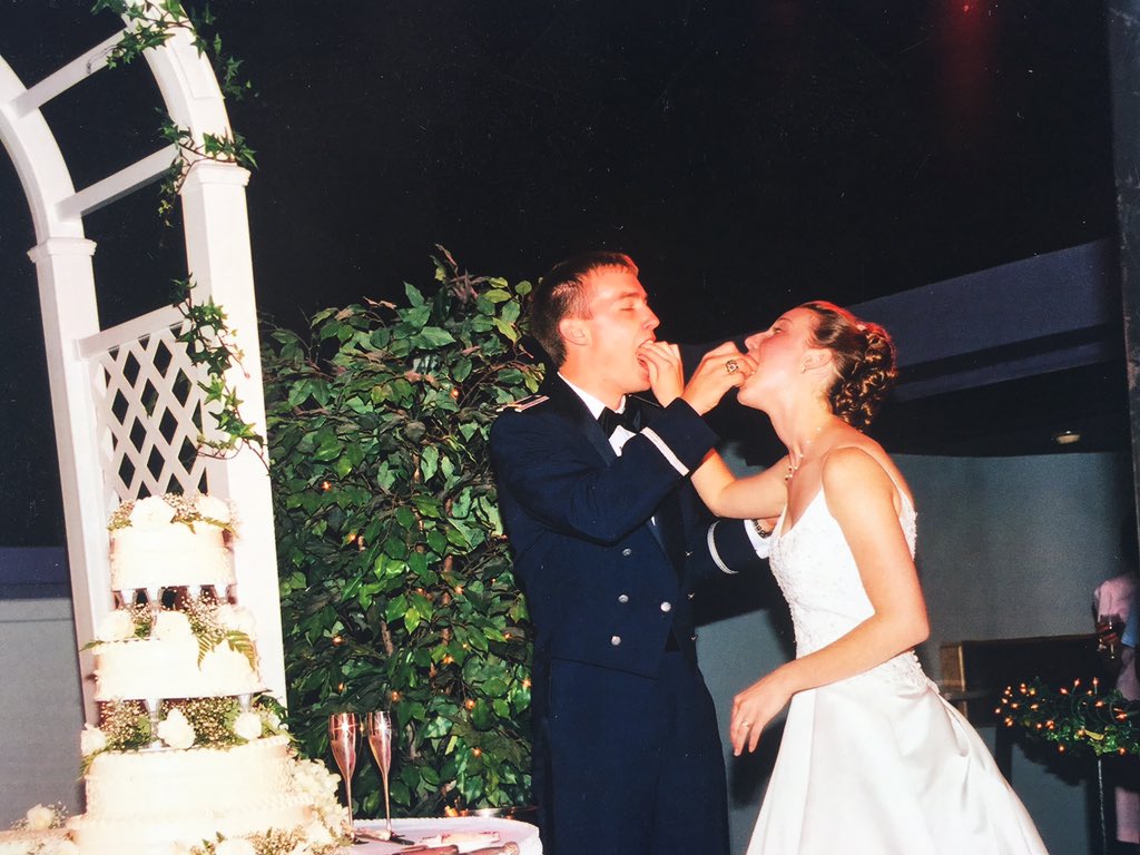 AndyColeman79's tweet image. On this #MilitarySpouseAppreciationDay, we honor those #military spouses who sacrifice so much for their country &amp;amp; families. My wife Liz certainly did. She turned on-base housing into a love-filled home. She made the good times better, &amp;amp; the hard times bearable. #Grateful. #Ok01