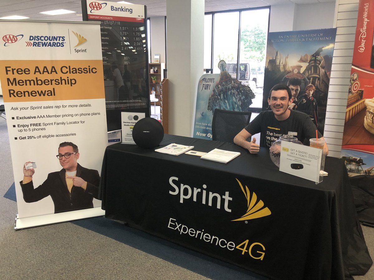 SRQSPRINT's tweet photo. Your favorite sprint store takes on AAA , we love having such a great partnership! https://t.co/DYsClROuvd