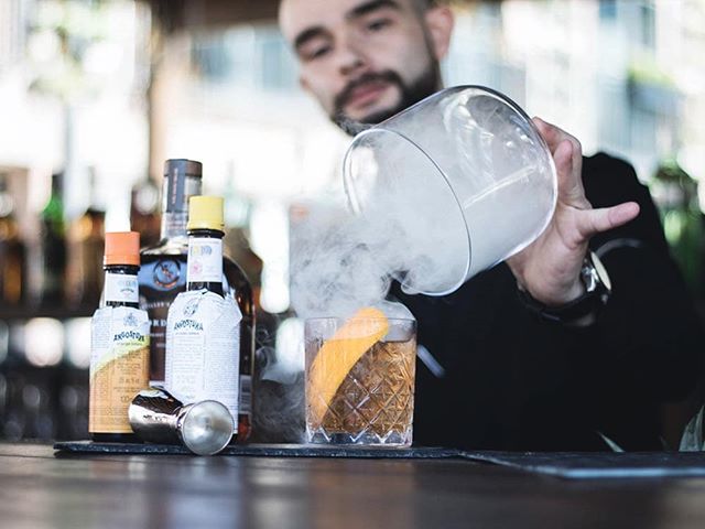 HiltonSyonPark's tweet photo. Our bartenders are experts in their field, and know how to 'wow' you before your drink is even in your hand. #SincerelySyon https://t.co/x0RBvElP9J