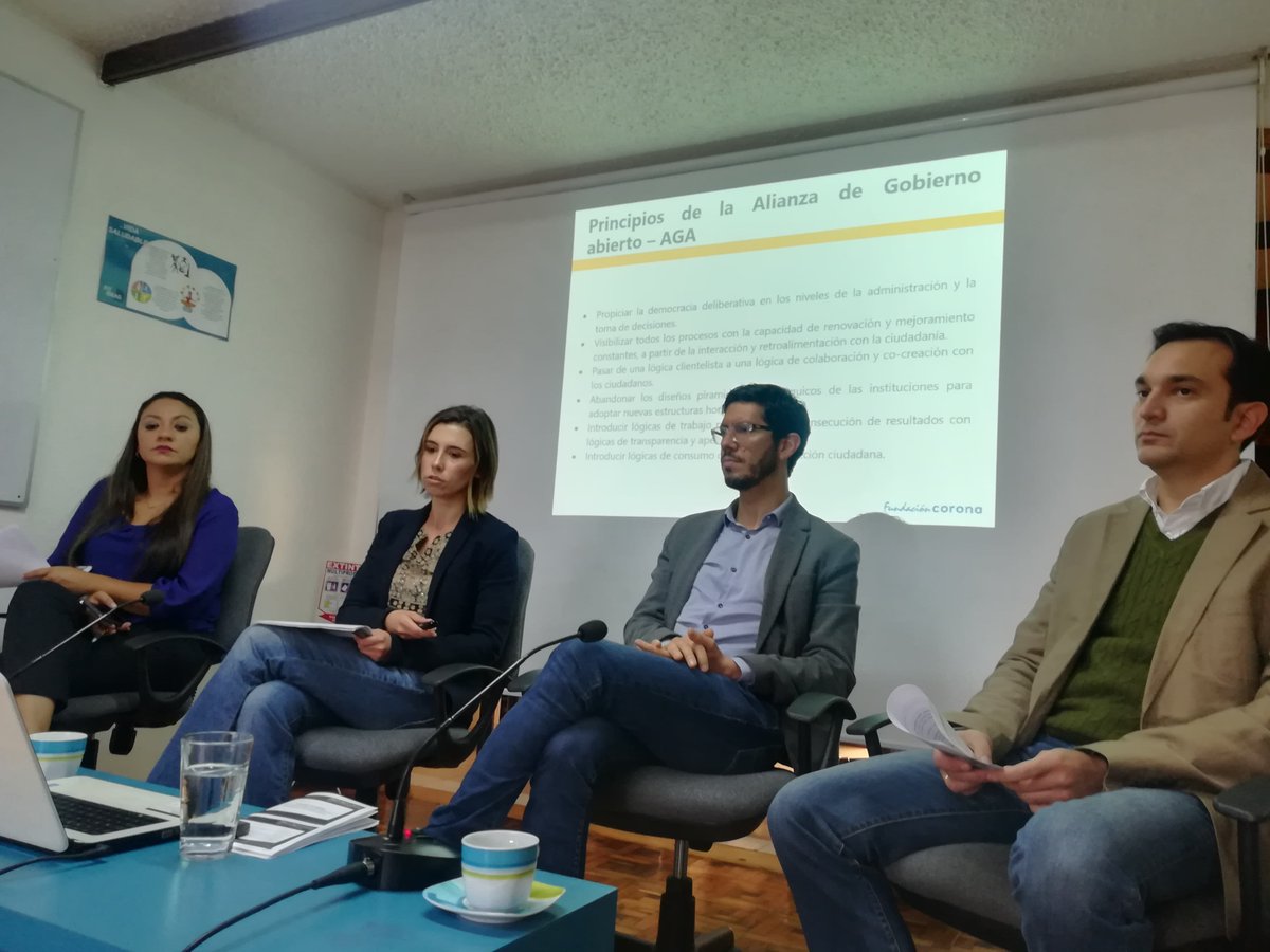 somosmas's tweet photo. #EnVivo: En este momento interviene Mónica Villegas Gerente de Proyectos de la @fundcorona, quien está contextualizando el tema, haciendo un repaso por los avances de #GobiernoAbierto en Colombia. https://t.co/nE7V8DsSMi #OpenGocWeek https://t.co/KWRInkjctd