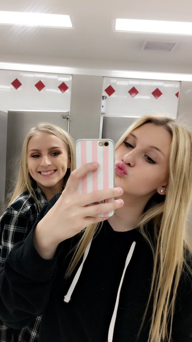 jaelynn_6's tweet photo. Happy birthday to my bestfriend thanks for everything you do for me love you to the moon and back #17 #not18yet 🤩💗 @melmelmiller14 https://t.co/KEt6KDGwcG