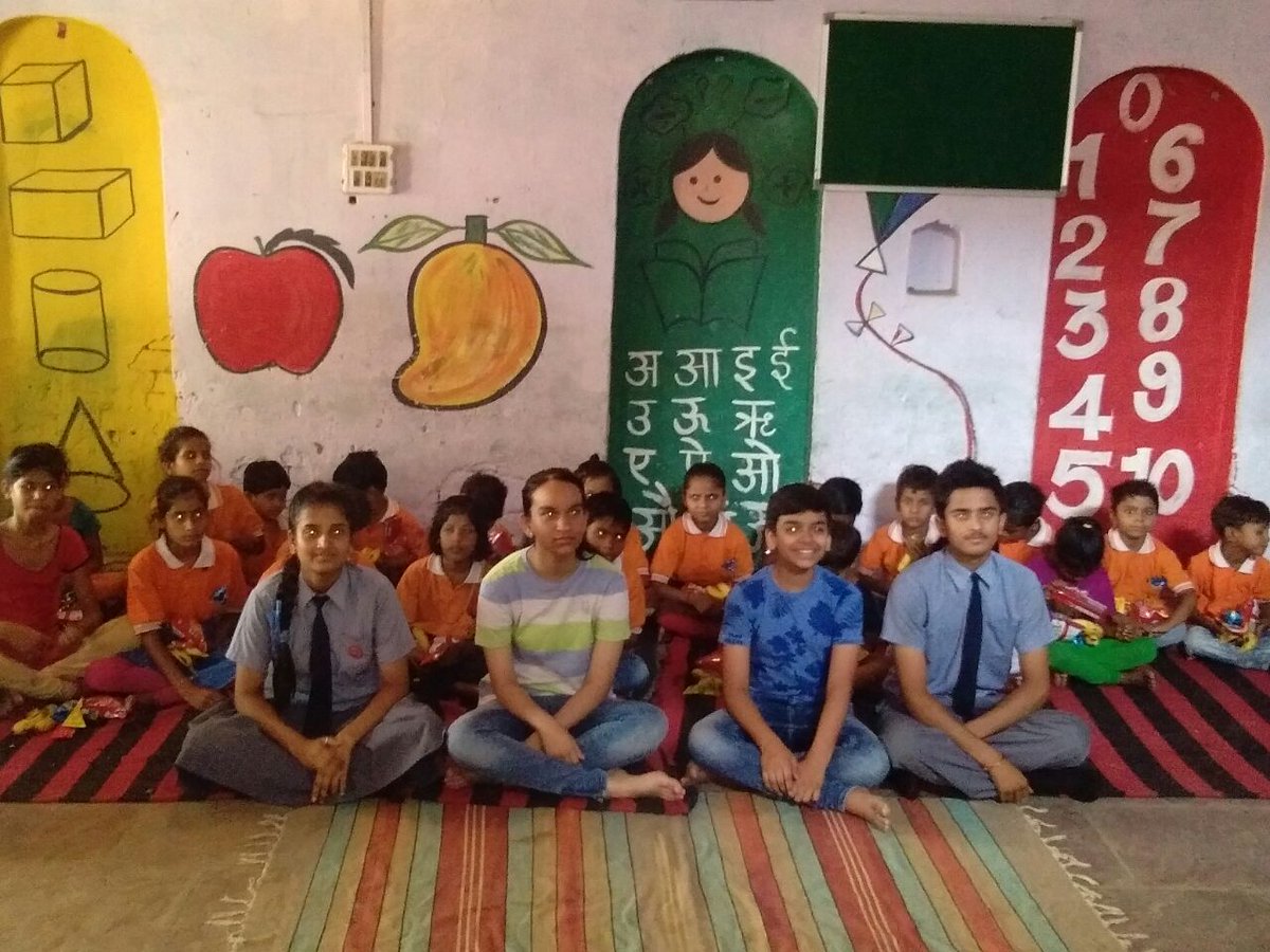 FFNGO's tweet photo. गुरूकुल में निःशुल्क शिक्षा प्राप्त कर रहे बच्चों को आज फल व खाद्य सामग्री वितरण किया। 
@imnareshmeena @TheGBSF @VivekRaizada4 @VatsalaPrabhak1 @smartcityagra https://t.co/PLWrcVimLO