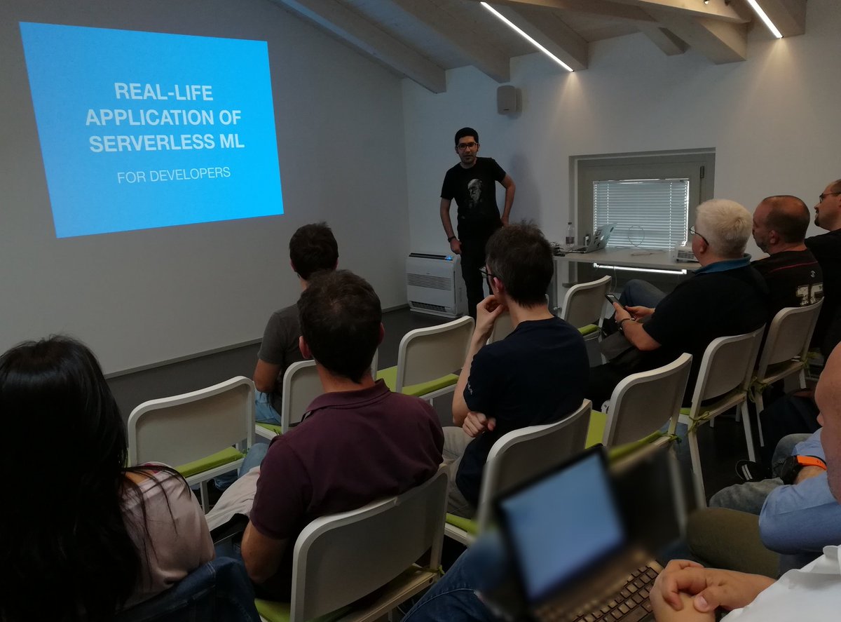 mvlabsit's tweet photo. Grande partecipazione per l'open #mvtalk di @goolilax di sul #machine #learning in un contesto #serverless con #aws https://t.co/Y1Rc3WgSGR