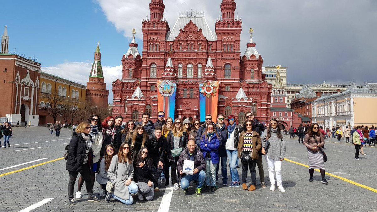 GuiaRus's tweet photo. GREAT TEAM 😊😊 ¡Ha sido una gran semana en GuiaRus! Aquí les dejamos las fotos de los grupos tan estupendos que nos han acompañado estos días 😊 #Rusia  #GuiaRus #travelphotography #latinosenrusia #excursiongiuada #travellife #excursionenespanol #latinosensanpetersburgo https://t.co/YmoAdLkE6k