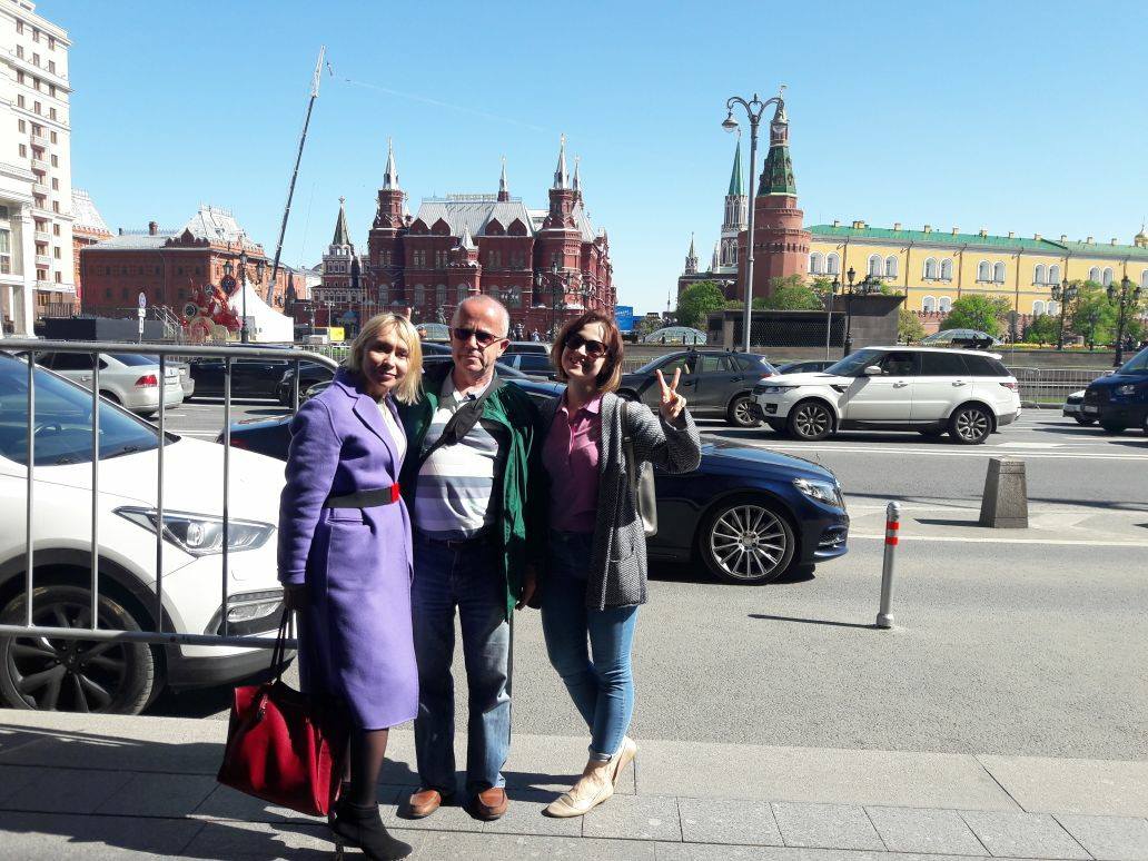 GuiaRus's tweet photo. GREAT TEAM 😊😊 ¡Ha sido una gran semana en GuiaRus! Aquí les dejamos las fotos de los grupos tan estupendos que nos han acompañado estos días 😊 #Rusia  #GuiaRus #travelphotography #latinosenrusia #excursiongiuada #travellife #excursionenespanol #latinosensanpetersburgo https://t.co/YmoAdLkE6k