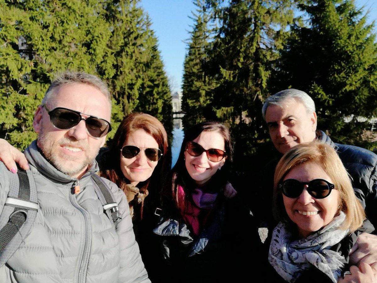 GuiaRus's tweet photo. GREAT TEAM 😊😊 ¡Ha sido una gran semana en GuiaRus! Aquí les dejamos las fotos de los grupos tan estupendos que nos han acompañado estos días 😊 #Rusia  #GuiaRus #travelphotography #latinosenrusia #excursiongiuada #travellife #excursionenespanol #latinosensanpetersburgo https://t.co/YmoAdLkE6k