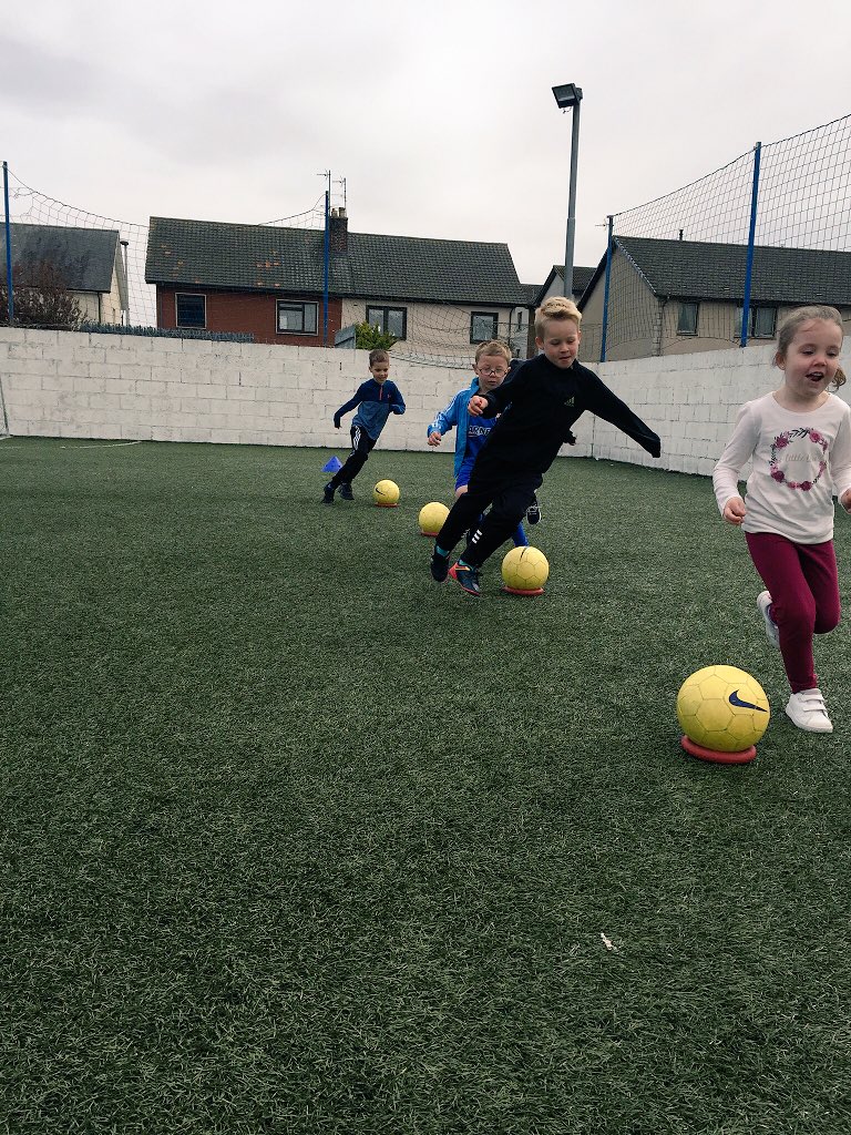 MontroseTrust's tweet photo. Today we welcomed @BorrowfieldPS P1s for our first #HealthTrail of the year! 🍏🍇🍽⚽️🏃🏻‍♂️ https://t.co/smSa9GeU7X