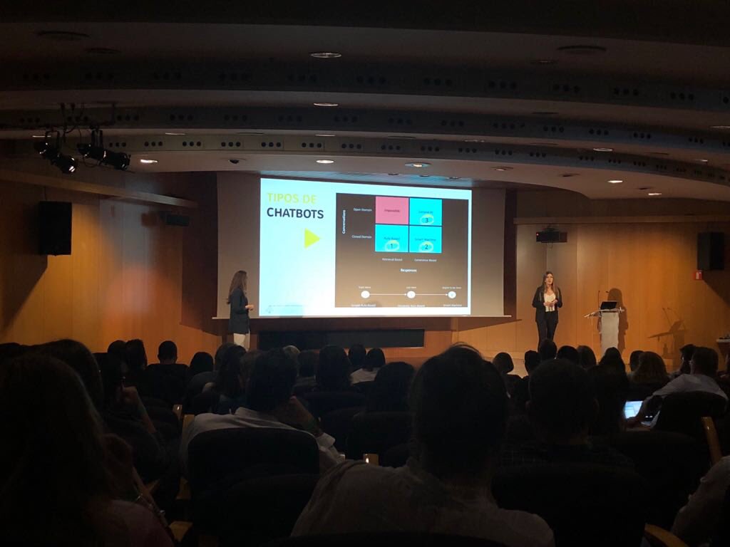 Molismedia's tweet photo. ¿Sabías que el primer chatbot se remonta a los años 50? 😱😱 cc @InboundLeaders @InboundCycle #INLeaders18 #molismedia #chatbots https://t.co/sgcBawJOUw