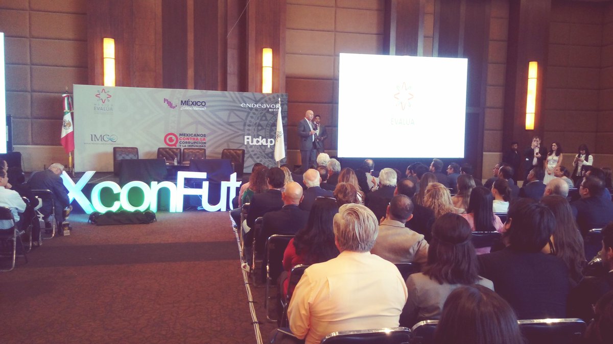 Nuestro Presidente <a href="/jrh67er/">Jorge Ramirez H</a> da la bienvenida a los más de 1200 estudiantes y empresarios que asisten a <a href="/MXconFuturo/">México con futuro</a> #León a escuchar a @ericktvazteca #JuanGallardoThurlow #AlonsoCastellot <a href="/gdehoyoswalther/">Gustavo de Hoyos Walther</a> <a href="/Coparmex/">Coparmex Nacional</a>