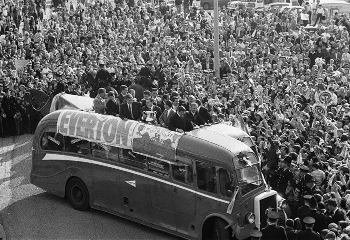 Theleaguemag's tweet photo. 1966. Everton bring home the FA Cup https://t.co/YeE7vVOwwP