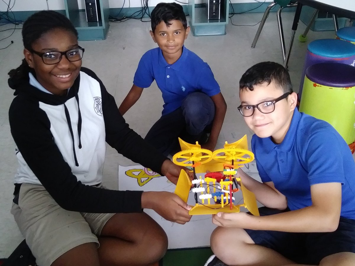 crkshanks1221's tweet photo. MrsKs inventors create and build original engery colectors! @GTEtoucans @Champs4Learning https://t.co/ZcwaOf1BXU
