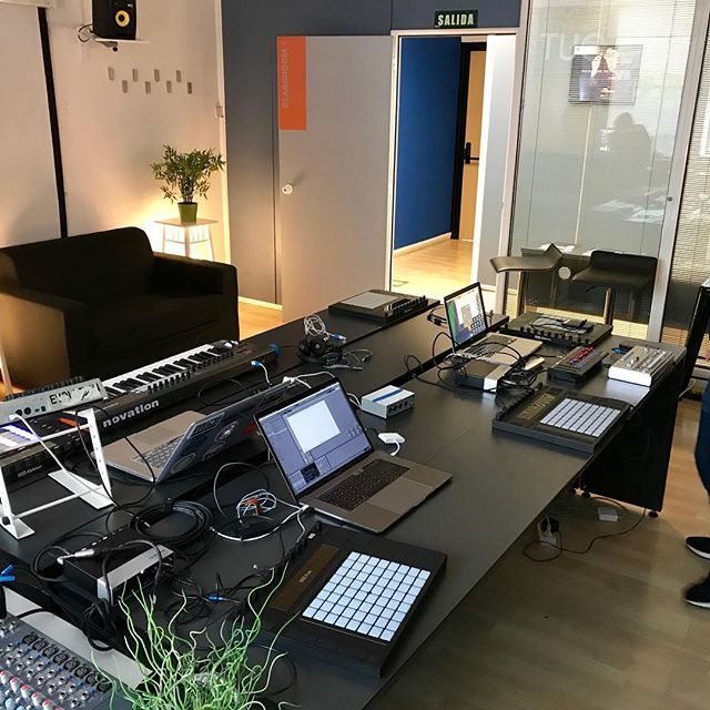 jjsauma's tweet photo. #linkjam preparations @ SAE Madrid #ableton #saemadrid #live #electronicmusic #saeinstitute #abletoncertifiedtrainer https://t.co/b4OpJDPDEe https://t.co/HcJVzRYJ12