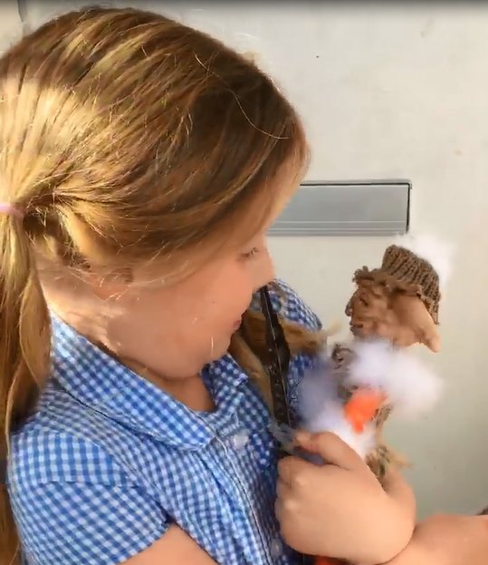 Sue Thing has arrived at her new home with a little girl named Ebony. Ebony has been suffering from nightmares and could not sleep, so Sue was sent to help her.
#soothing #autism #anxiety #anxietyproblems #insomnia #autistic #Nightmares #calming #autismawareness #autisticchild