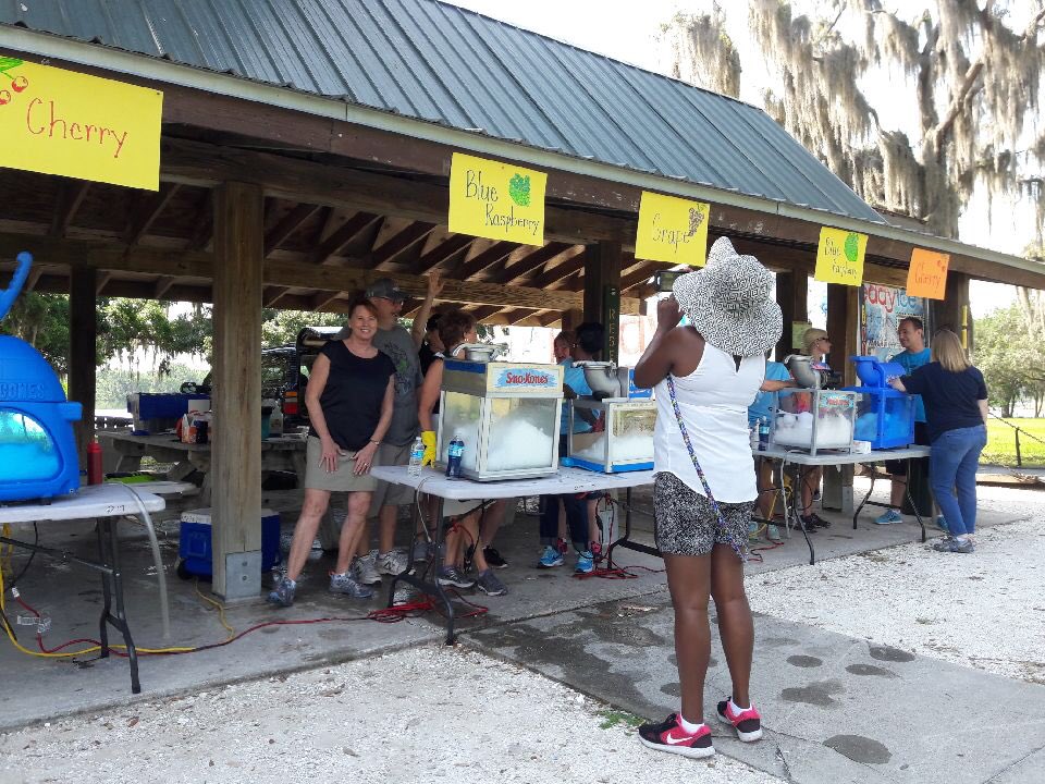 SafetyHCPS's tweet image. It will be a day of fun for our 5th grade safety patrol students. More than 4,000 students will enjoy trails, hotdogs, snow cones &amp;amp; performances/demos made possible by @AAAFlorida @HCPSoperations @ArtsCouncilHC @HCSOSheriff @HillsboroughFL agencies. #FridayFun @HillsboroughSch