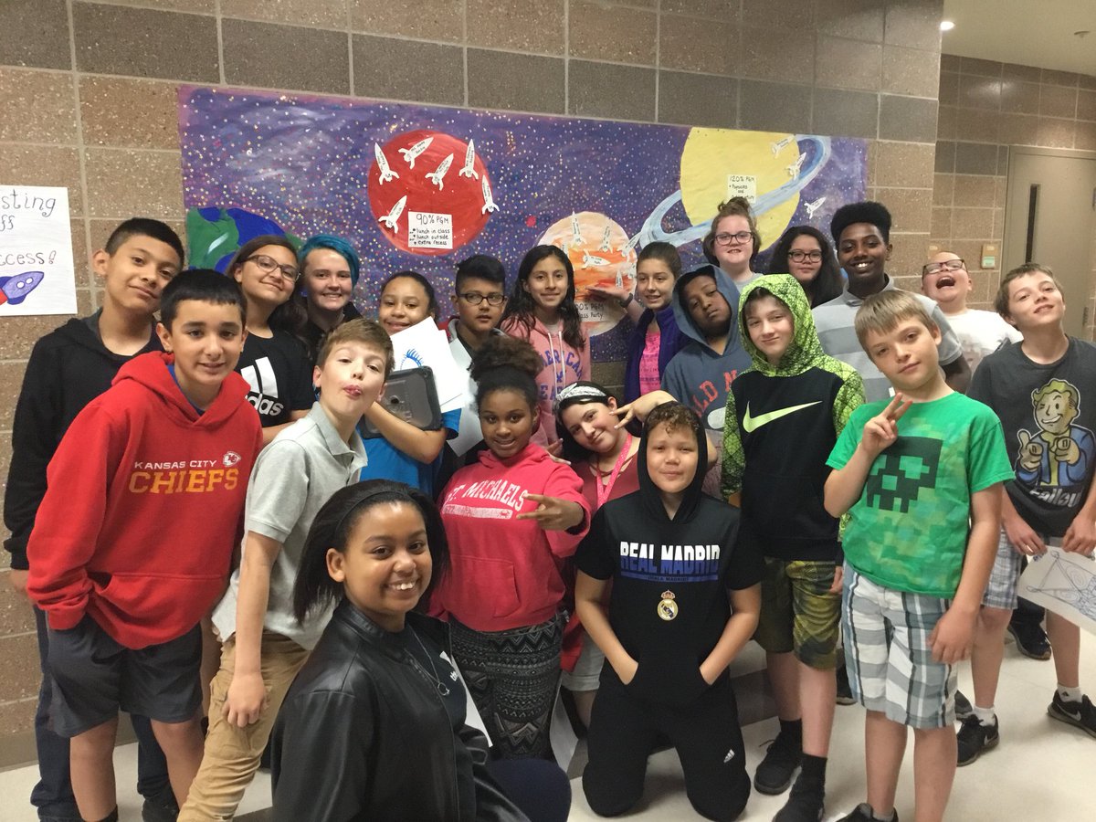 SlaterMonisha's tweet photo. They were so excited! Growth of 117% in Math. #blastoff #werock #ApacheISelevates https://t.co/SGUtdyBJYk