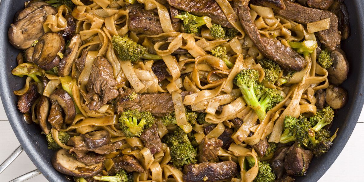 Delish's tweet photo. 29 Bomb-A** Ways To Eat Asian Noodles https://t.co/91ALvVOcaa https://t.co/CmfMM6qDqW