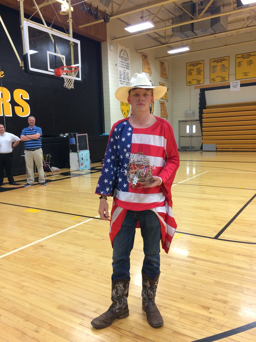AVHS_STUCO's tweet photo. Mr. AVHS winner!! https://t.co/Jz6xlGOKoG