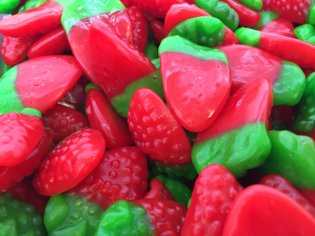 Fini_golosinas's tweet photo. Nuestras fresas silvestres están de rechupete y queremos que las gocéis en persona.
¡Ponemos en juego 3 bolsas de 1kg cada uno para 3 ganadores!
🍓 Síguenos
🍓 RT
🍓 Dinos qué palabra llevan impresa nuestras fresas (pista, es su denominación de origen.)
¡El lunes, los ganadores! https://t.co/qYv9na6vtC